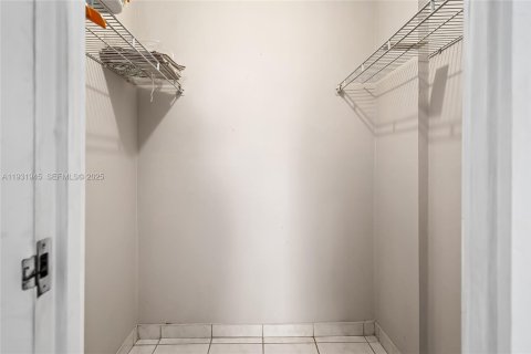 Снять в аренду кондоминиум в Санни-Айлс-Бич, Флорида 1 спальня, 50.72м2, № 1991477 - фото 16