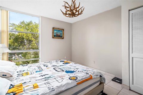 Снять в аренду кондоминиум в Санни-Айлс-Бич, Флорида 1 спальня, 50.72м2, № 1991477 - фото 14