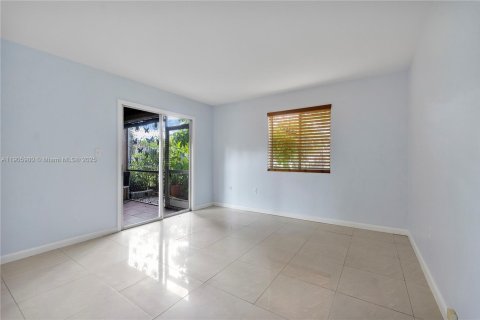 Condo in West Palm Beach, Florida, 1 bedroom  № 1956841 - photo 4