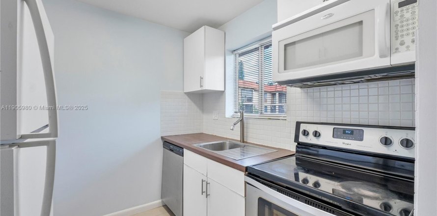 Condo in West Palm Beach, Florida, 1 bedroom  № 1956841