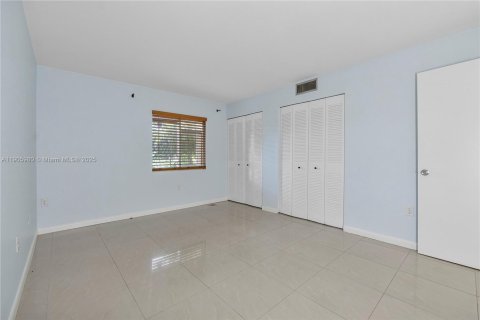 Condo in West Palm Beach, Florida, 1 bedroom  № 1956841 - photo 7