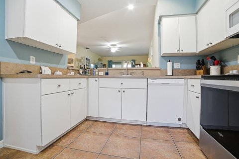 Villa ou maison à vendre à Tavares, Floride: 3 chambres, 149.85 m2 № 2211702 - photo 13