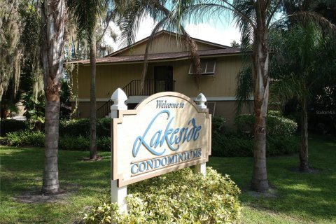 Condominio en venta en Deltona, Florida, 2 dormitorios, 83.33 m2 № 1902698 - foto 1