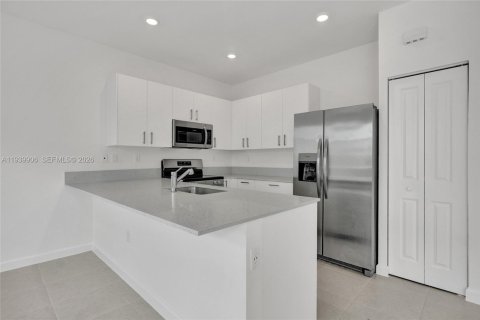 Touwnhouse à louer à Homestead, Floride: 3 chambres, 148.64 m2 № 1997226 - photo 17