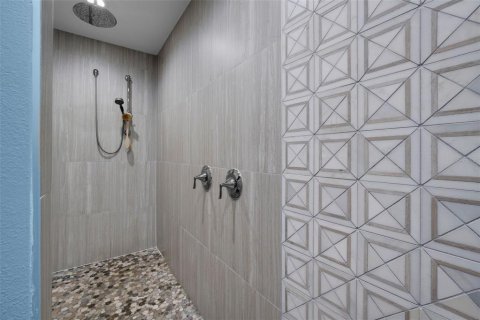 House in Tampa, Florida 5 bedrooms, 522.2 sq.m. № 1634297 - photo 18