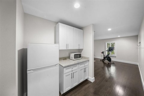 House in Tampa, Florida 5 bedrooms, 522.2 sq.m. № 1634297 - photo 30