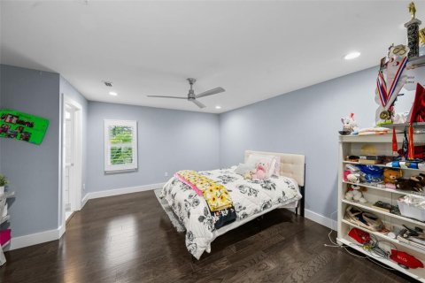 House in Tampa, Florida 5 bedrooms, 522.2 sq.m. № 1634297 - photo 24