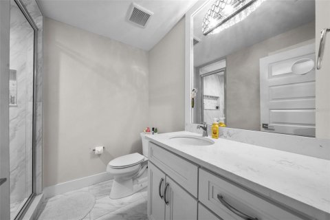 House in Tampa, Florida 5 bedrooms, 522.2 sq.m. № 1634297 - photo 27