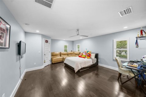 House in Tampa, Florida 5 bedrooms, 522.2 sq.m. № 1634297 - photo 22