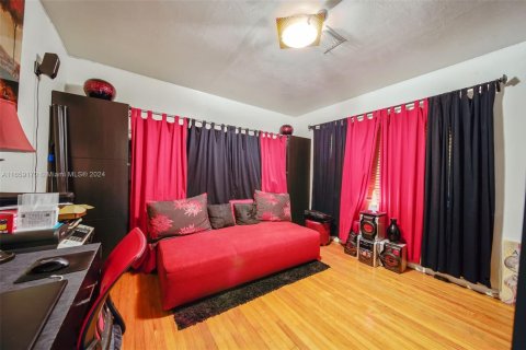 Снять в аренду виллу или дом в Серфсайд, Флорида 3 спальни, 150.22м2, № 1958572 - фото 11