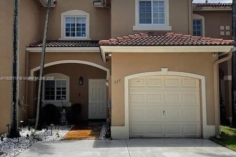 Townhouse in Miami, Florida 3 bedrooms, 155.89 sq.m. № 1872259 - photo 1