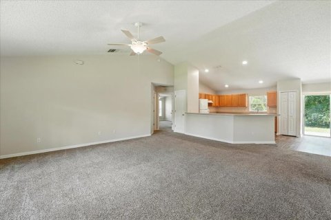 House in Deltona, Florida 3 bedrooms, 171.87 sq.m. № 1841556 - photo 2