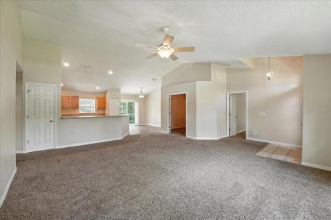 House in Deltona, Florida 3 bedrooms, 171.87 sq.m. № 1841556 - photo 3