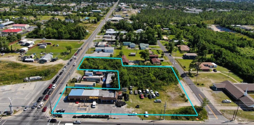 Commercial property in Panama City, Florida № 561154