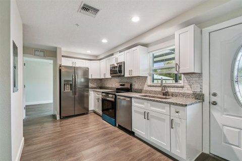 Apartamento en alquiler en Tarpon Springs, Florida, 3 dormitorios, 83.61 m2 № 1885448 - foto 6