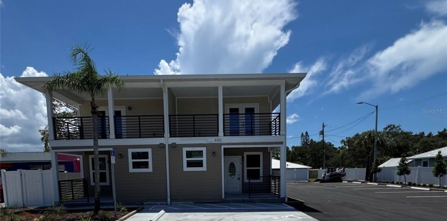 Apartamento en Tarpon Springs, Florida 3 dormitorios, 83.61 m2 № 1885448