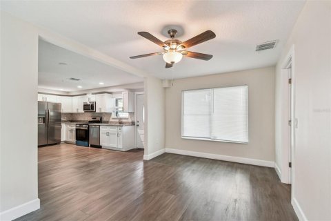 Apartamento en alquiler en Tarpon Springs, Florida, 3 dormitorios, 83.61 m2 № 1885448 - foto 13