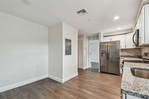 Apartamento en alquiler en Tarpon Springs, Florida, 3 dormitorios, 83.61 m2 № 1885448 - foto 5