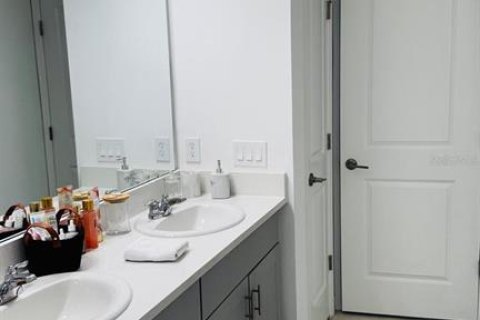 House in Kissimmee, Florida 2 bedrooms, 118.45 sq.m. № 2107018 - photo 10