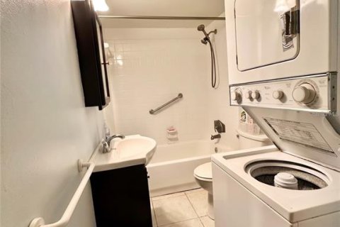 Condo in Altamonte Springs, Florida, 3 bedrooms  № 2111398 - photo 7