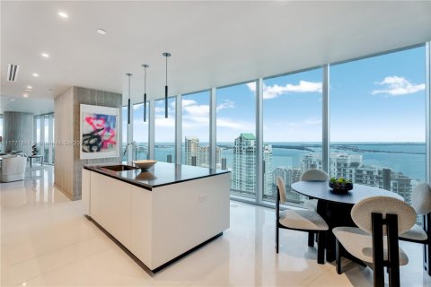 Condo in Miami, Florida, 5 bedrooms  № 1702342 - photo 10
