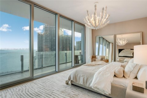 Condo in Miami, Florida, 5 bedrooms  № 1702342 - photo 17