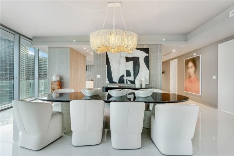Condo in Miami, Florida, 5 bedrooms  № 1702342 - photo 9