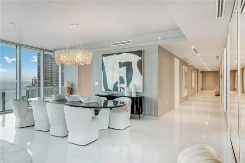 Condo in Miami, Florida, 5 bedrooms  № 1702342 - photo 8