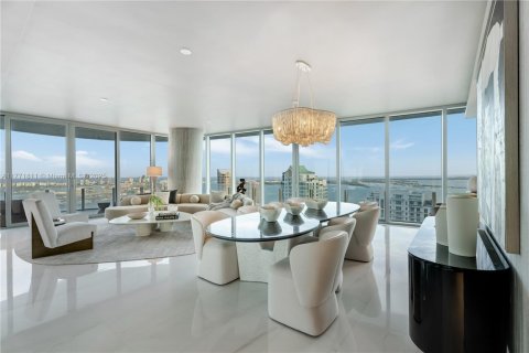 Condo in Miami, Florida, 5 bedrooms  № 1702342 - photo 3