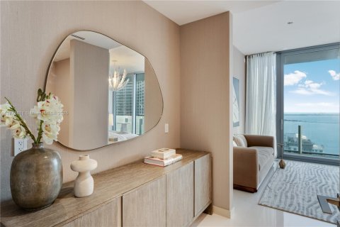 Condo in Miami, Florida, 5 bedrooms  № 1702342 - photo 16