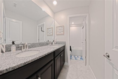 House in Riverview, Florida 4 bedrooms, 237.37 sq.m. № 1894627 - photo 29