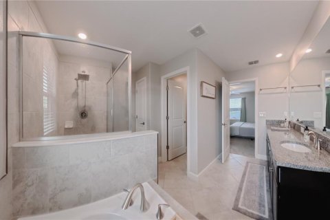 House in Riverview, Florida 4 bedrooms, 237.37 sq.m. № 1894627 - photo 18