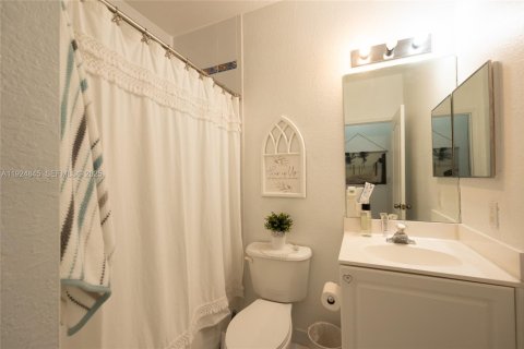 Купить таунхаус в Майами, Флорида 3 спальни, 127.09м2, № 1983843 - фото 28