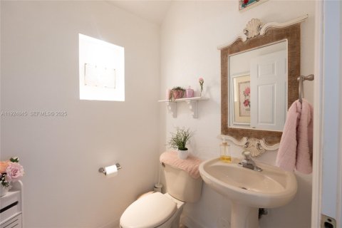 Купить таунхаус в Майами, Флорида 3 спальни, 127.09м2, № 1983843 - фото 19