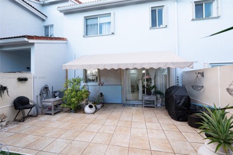 Купить таунхаус в Майами, Флорида 3 спальни, 127.09м2, № 1983843 - фото 21