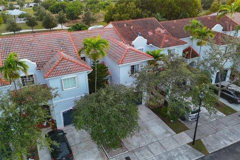 Купить таунхаус в Майами, Флорида 3 спальни, 127.09м2, № 1983843 - фото 2