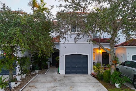 Купить таунхаус в Майами, Флорида 3 спальни, 127.09м2, № 1983843 - фото 1