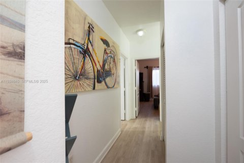 Купить таунхаус в Майами, Флорида 3 спальни, 127.09м2, № 1983843 - фото 29