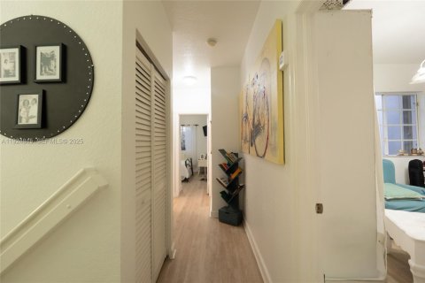 Купить таунхаус в Майами, Флорида 3 спальни, 127.09м2, № 1983843 - фото 30