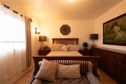 Купить таунхаус в Майами, Флорида 3 спальни, 127.09м2, № 1983843 - фото 25