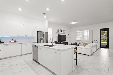 House in Miramar, Florida 3 bedrooms, 190.17 sq.m. № 1685037 - photo 3