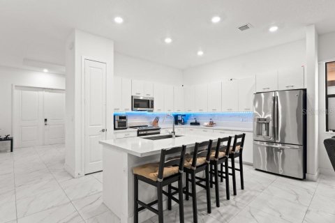 House in Miramar, Florida 3 bedrooms, 190.17 sq.m. № 1685037 - photo 6