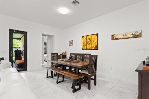 House in Miramar, Florida 3 bedrooms, 190.17 sq.m. № 1685037 - photo 13