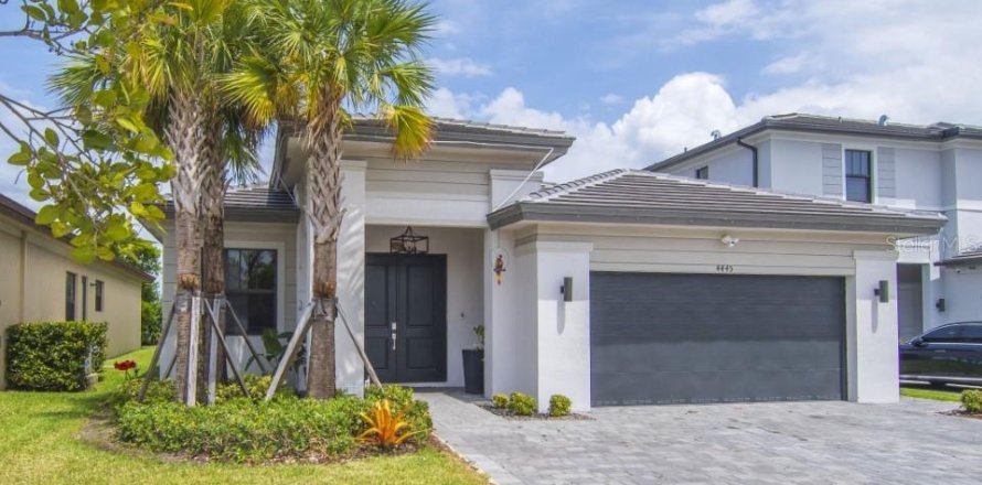 House in Miramar, Florida 3 bedrooms, 190.17 sq.m. № 1685037