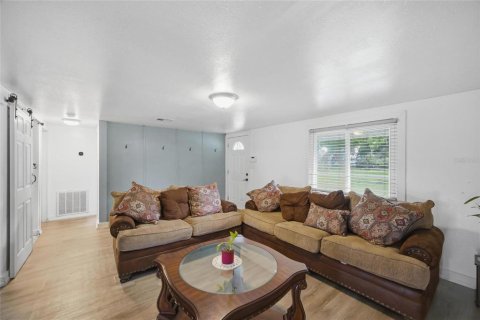 Villa ou maison à vendre à Plant City, Floride: 3 chambres, 147.16 m2 № 2147648 - photo 6