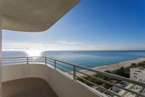 Copropriété à vendre à Miami Beach, Floride: 2 chambres, 120.87 m2 № 1924612 - photo 16