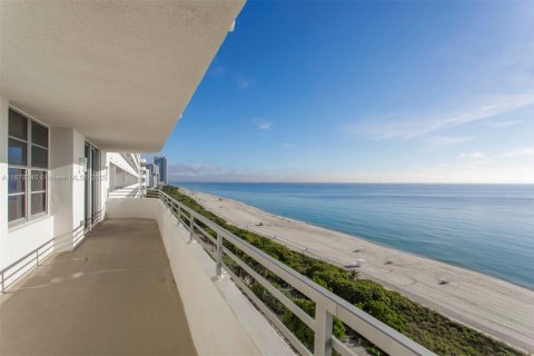 Copropriété à vendre à Miami Beach, Floride: 2 chambres, 120.87 m2 № 1924612 - photo 13
