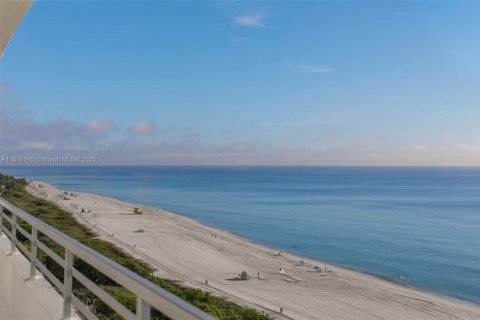 Copropriété à vendre à Miami Beach, Floride: 2 chambres, 120.87 m2 № 1924612 - photo 1