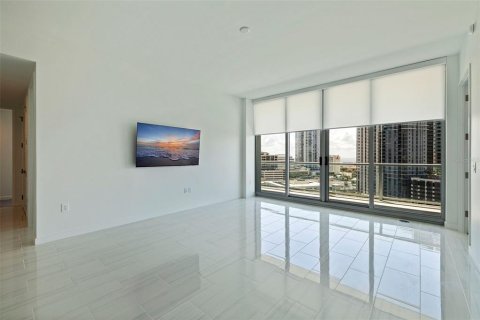 Condo in Saint Petersburg, Florida, 3 bedrooms  № 2237340 - photo 16