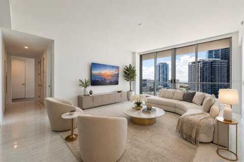 Condo in Saint Petersburg, Florida, 3 bedrooms  № 2237340 - photo 2
